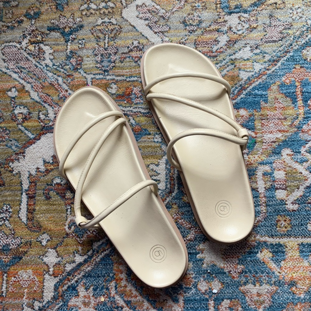 Strappy flat Sandals UO